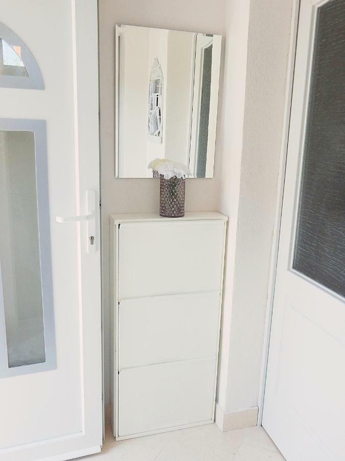 Apartment Brane Solin Buitenkant foto
